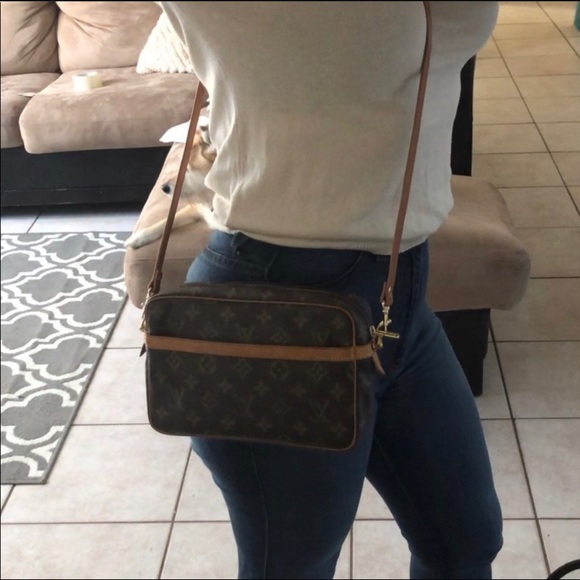 SOLD -  🐻 👜 Louis Vuitton Crossbody - Picture 8 of 8